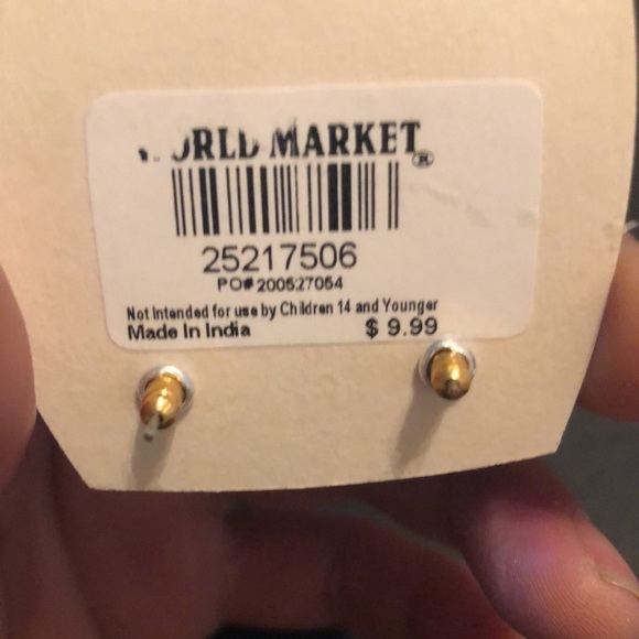 Nwt world market triangular drop rhine stone earrings - Picture 4 of 4